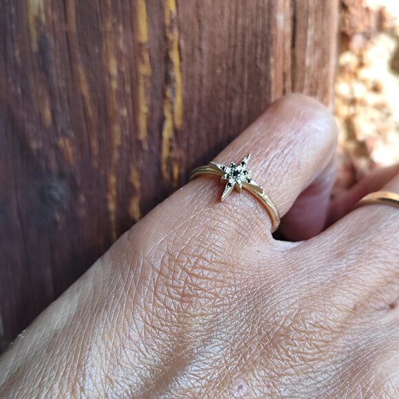 Pinky ring. 14k Yellow gold Diamonds ring. Star ring. Black Diamonds ring. - Picture 14 of 16